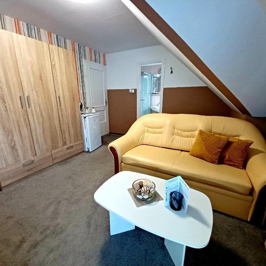 Margret Haus Bed & Breakfast Balatonfured Ngoại thất bức ảnh